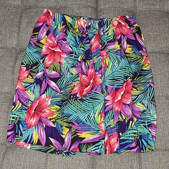 Separate Issue Woman Pants - Tropical floral shorts elastic waistband 1X